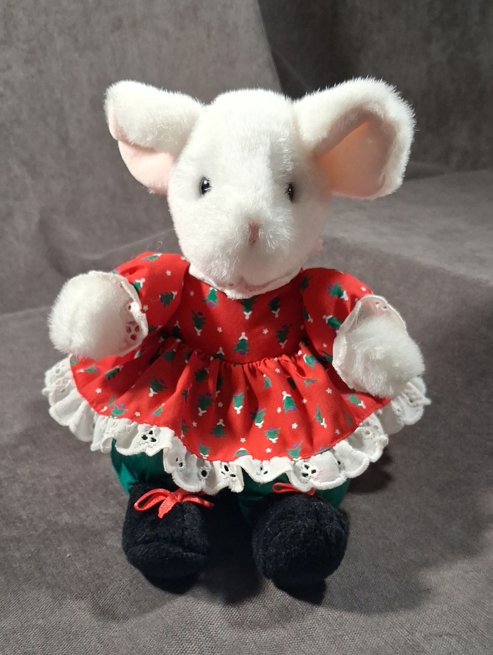 Vintage Gund "Chrismas Tinytales" 8877 White Mouse in Christmas Outfit VG 6.5"